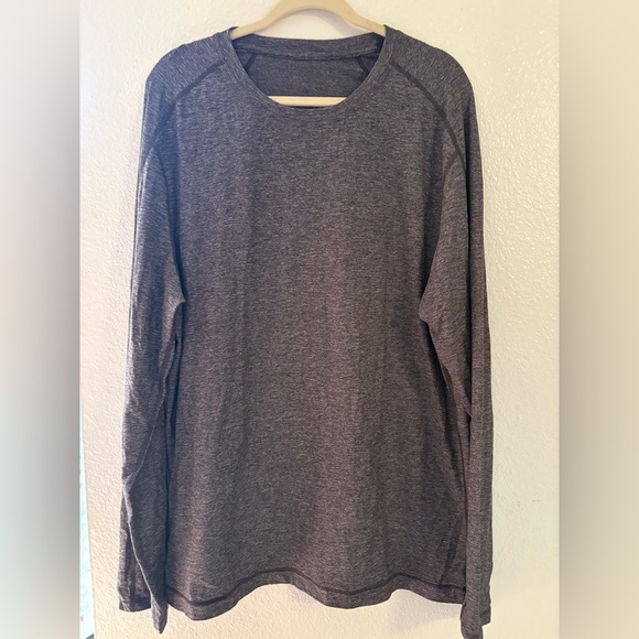 lululemon athletica🍋🤩Charcoal Long Sleeve Tee - Picture 1 of 6